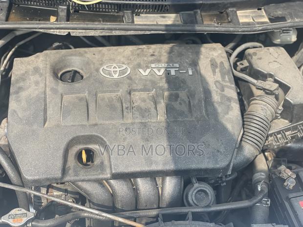 Toyota Corolla 2011 Silver