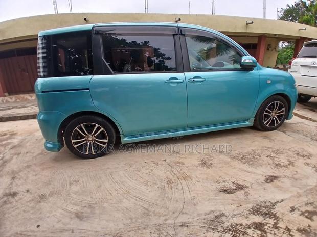 Toyota Sienta 1.5 FWD 2010 Blue