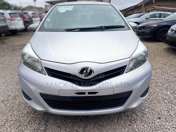 Toyota Vitz 1.5 FWD 3dr 2014 Silver