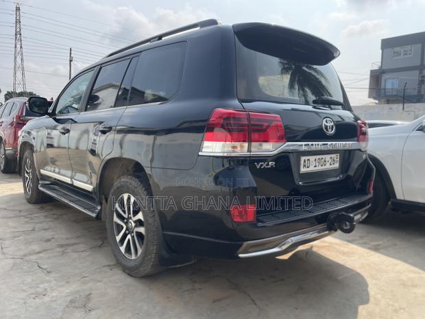 Toyota Land Cruiser 5.7 V8 VXR 2017 Black