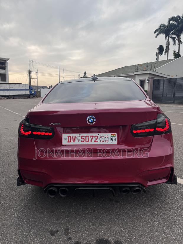 BMW 320i 2016 Red