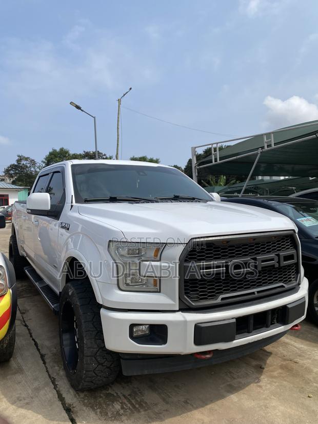 Ford F-150 Lariat 4x4 SuperCrew Cab Styleside 6.5 ft. box 157 in. WB White