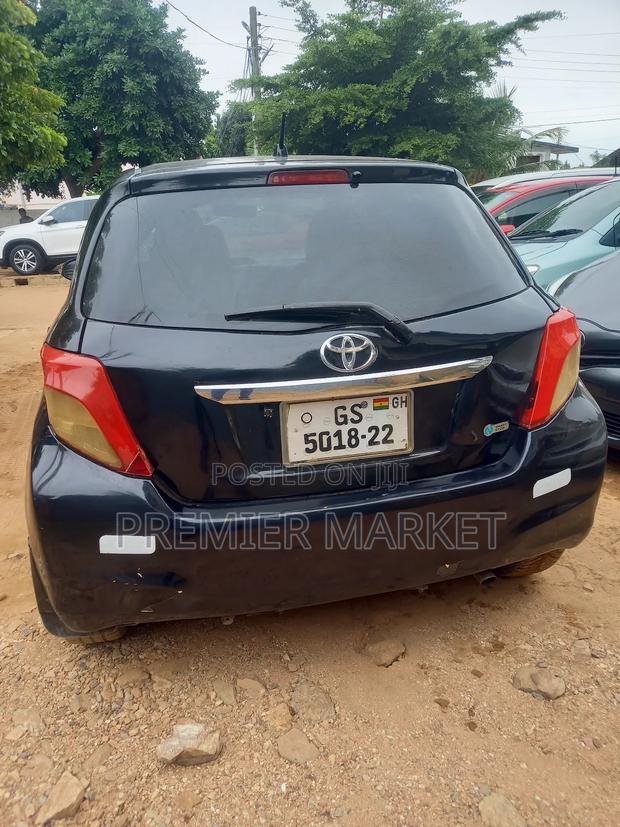 Toyota Vitz 1.3 FWD 5dr 2012 Black