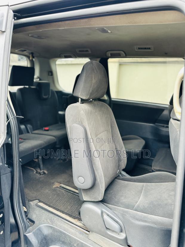 Toyota Voxy 2013 Black