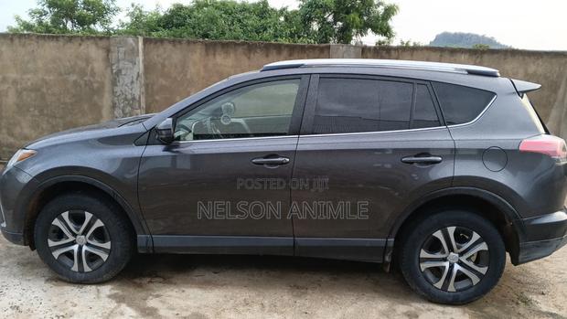 Toyota RAV4 2016 Gray