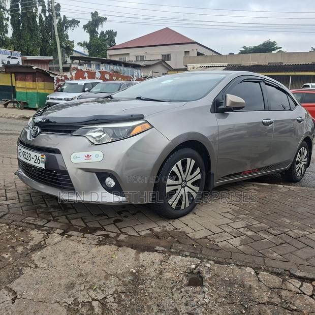 Toyota Corolla 2015 Gray