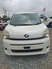 Toyota Voxy 2012 White for sale