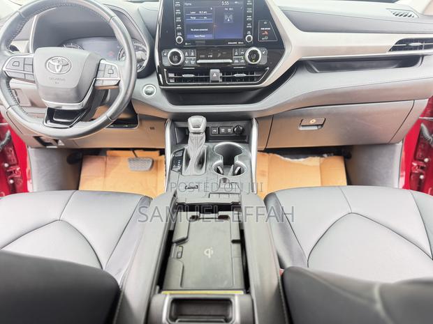 Toyota Highlander XLE 2021