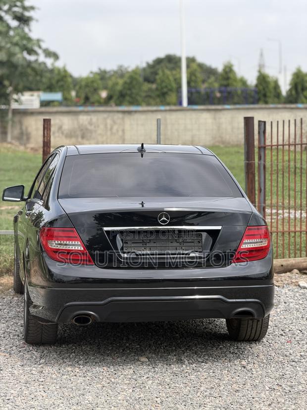 Mercedes-Benz C250 2014 Black