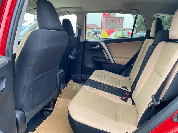 Toyota RAV4 XLE AWD (2.5L 4cyl 6A) 2017 Red