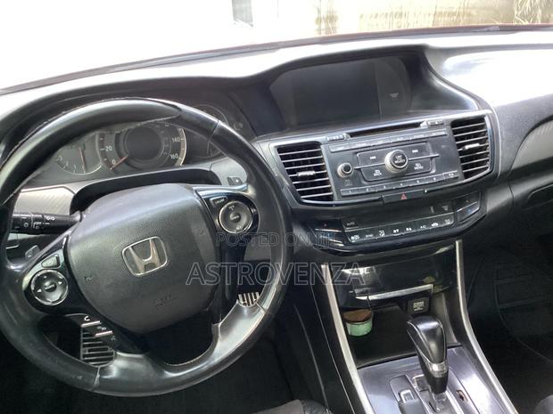 Honda Accord Sport SE 4dr Sedan FWD (2.4L 4cyl 2A) 2017 Red