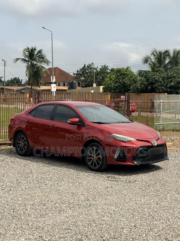 Toyota Corolla 2018 Red