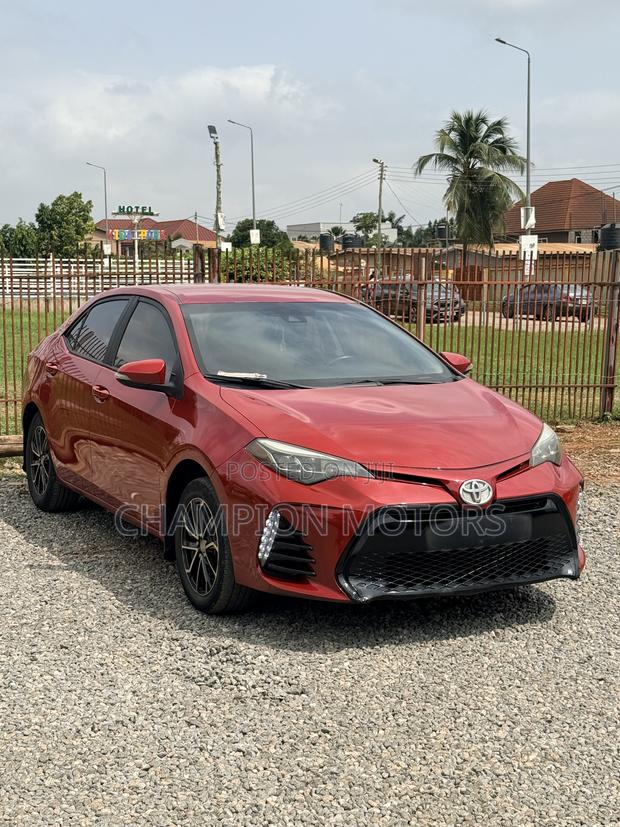 Toyota Corolla 2018 Red