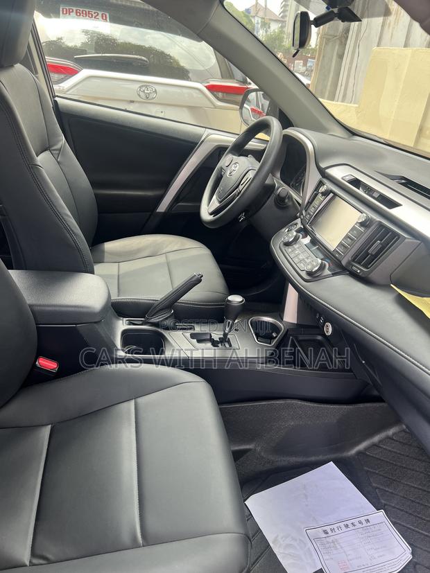 Toyota RAV4 2017 Red