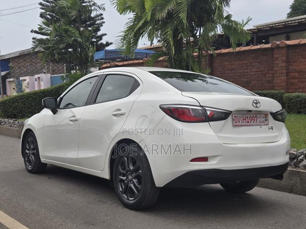 Toyota Yaris iA 1.5 FWD 2016 Off white