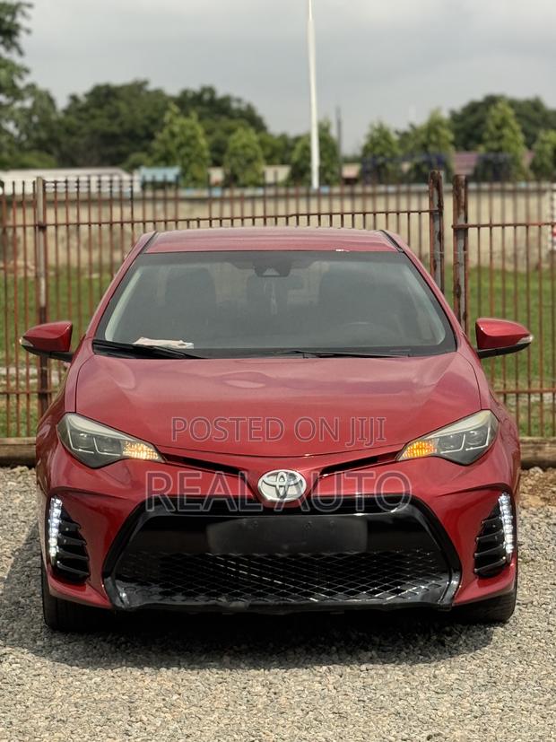 Toyota Corolla SE (1.8L 4cyl 6M) 2018 Red