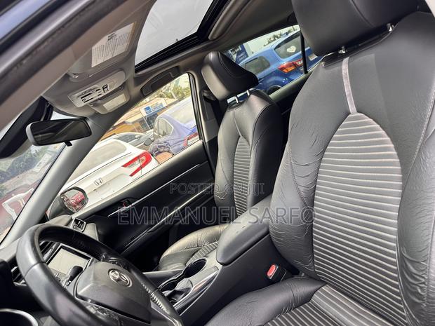 Toyota Camry SE 4dr Sedan (2.5L 4cyl 6A) 2017 Blue