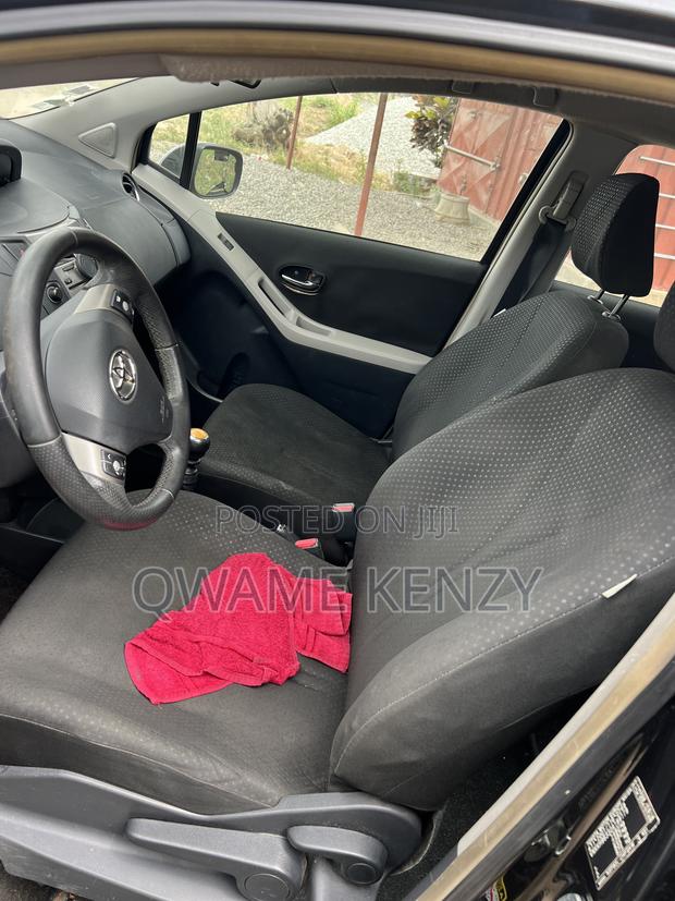 Toyota Yaris 2010 Black