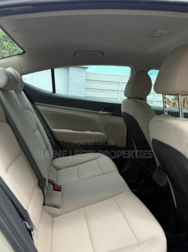 Hyundai Elantra 2017 Gray