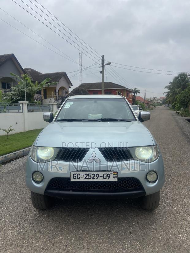 Mitsubishi L200 2009 Blue