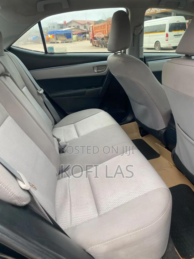 Toyota Corolla 2016 Black