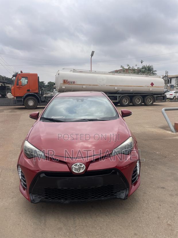 Toyota Corolla 2018 Red