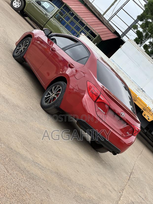 Toyota Corolla SE (1.8L 4cyl 2A) 2018 Red