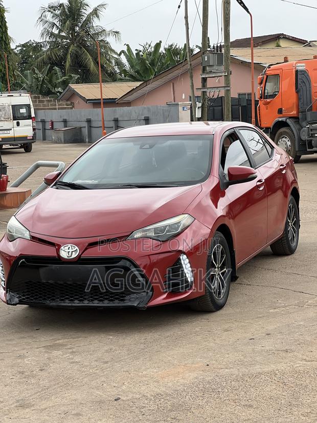 Toyota Corolla SE (1.8L 4cyl 2A) 2018 Red