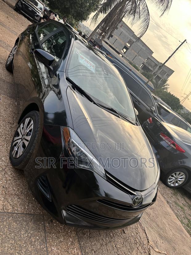 Toyota Corolla LE Eco (1.8L 4cyl 2A) 2019 Black