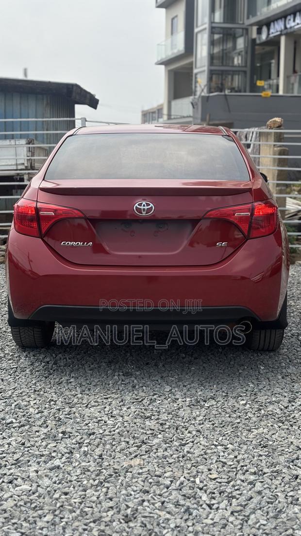 Toyota Corolla SE (1.8L 4cyl 2A) 2018 Red