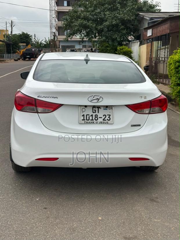 Hyundai Elantra SE 4dr Sedan (1.8L 4cyl 6M) 2014 White
