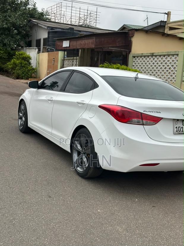 Hyundai Elantra SE 4dr Sedan (1.8L 4cyl 6M) 2014 White