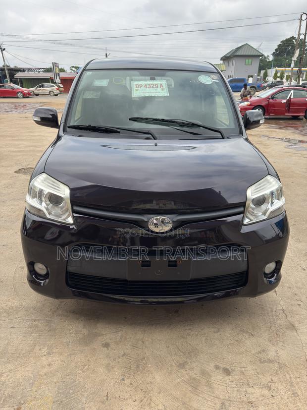 Toyota Sienta 1.5 FWD 2014 Black