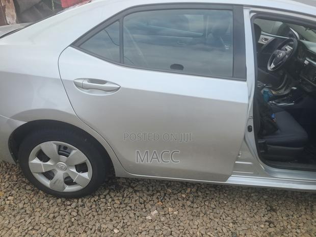 Toyota Corolla LE 4dr Sedan (1.8L 4cyl CVT) 2014 Silver