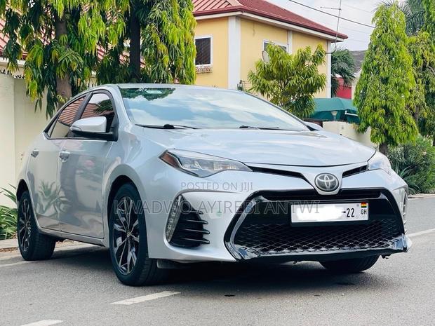 Toyota Corolla 2017 Silver