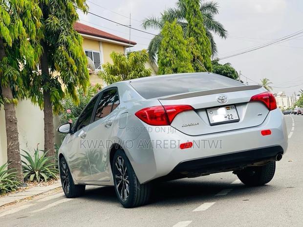 Toyota Corolla 2017 Silver