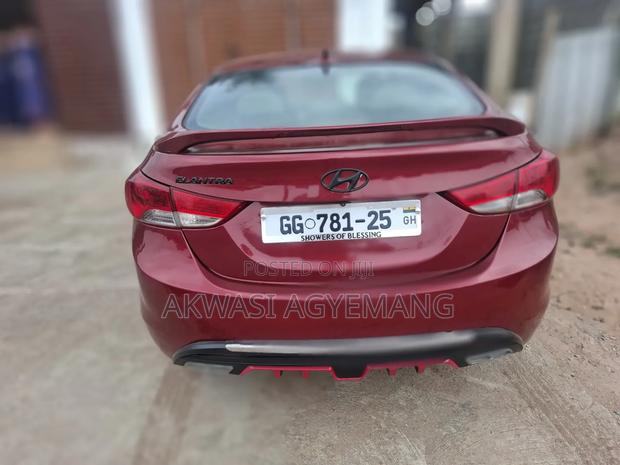 Hyundai Elantra 2013 Red