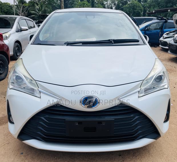 Toyota Vitz 1.5 FWD Hybrid 5dr 2017 Pearl