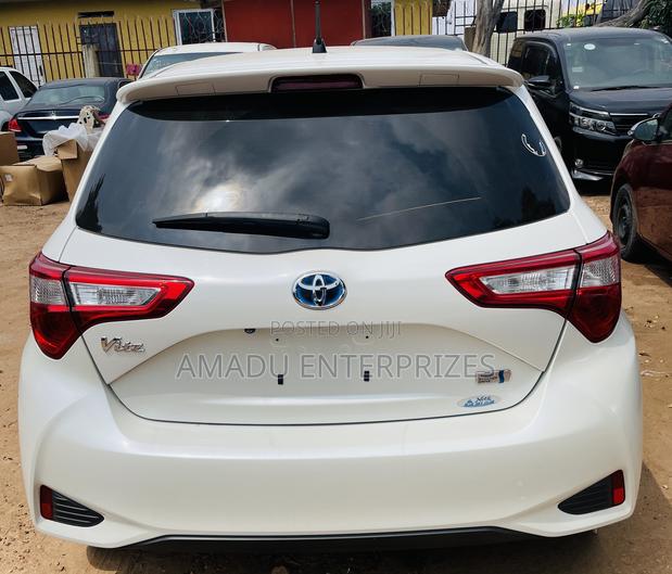 Toyota Vitz 1.5 FWD Hybrid 5dr 2017 Pearl