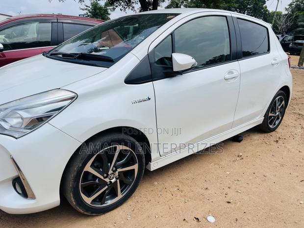 Toyota Vitz 1.5 FWD Hybrid 5dr 2017 Pearl