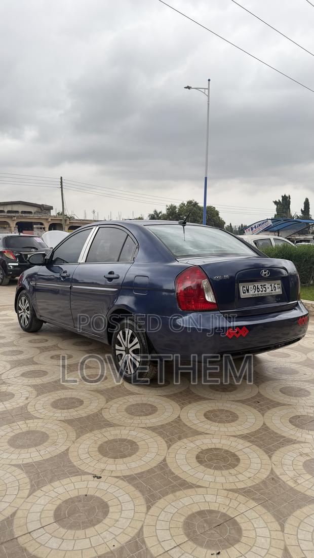 Hyundai Accent 2010 Blue