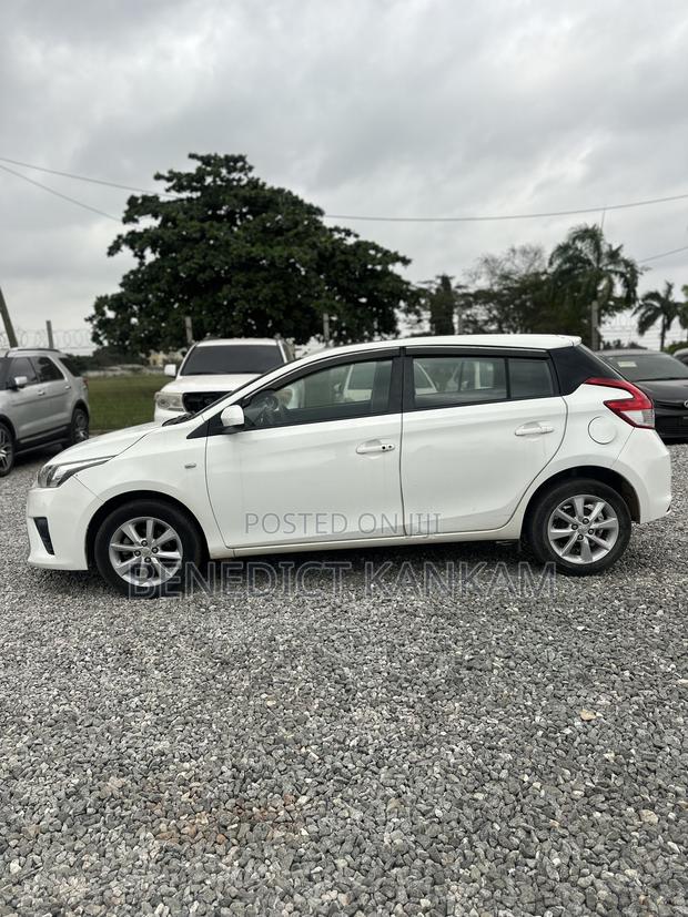 Toyota Yaris L Hatchback 5dr 2014 White