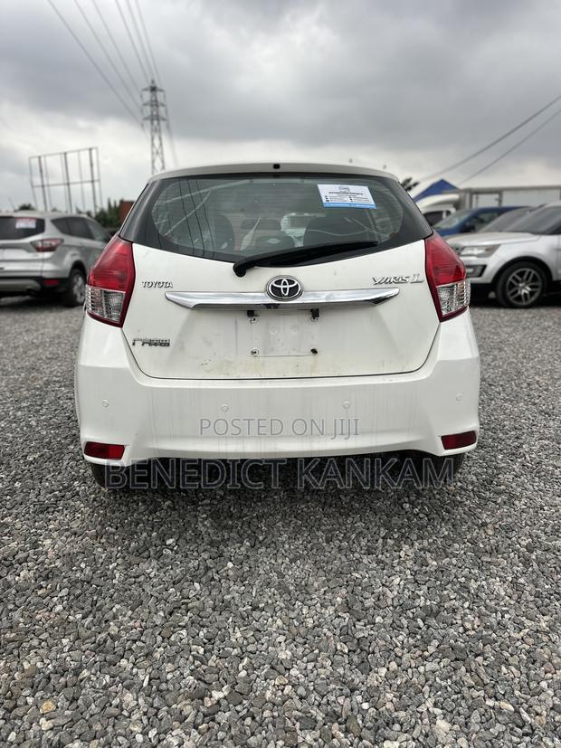 Toyota Yaris L Hatchback 5dr 2014 White