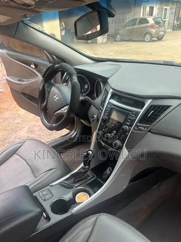 Hyundai Sonata Limited 2.0T Sedan (2.0L 4cyl 6A) 2012 Black