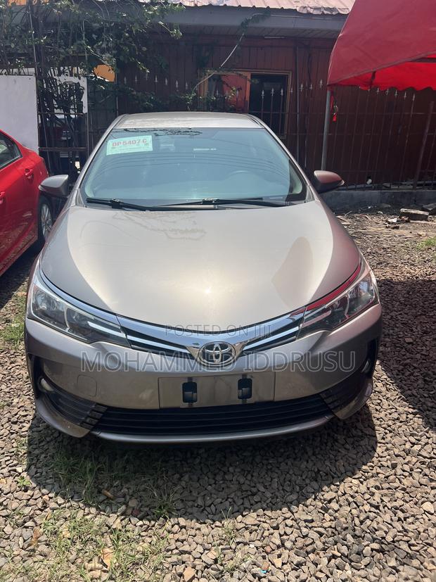 Toyota Corolla 2018 Gray