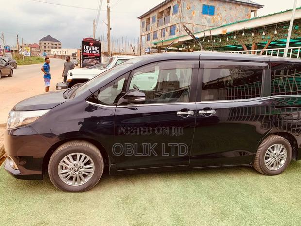 Toyota Voxy V 4WD 8-Seater 2015 Black