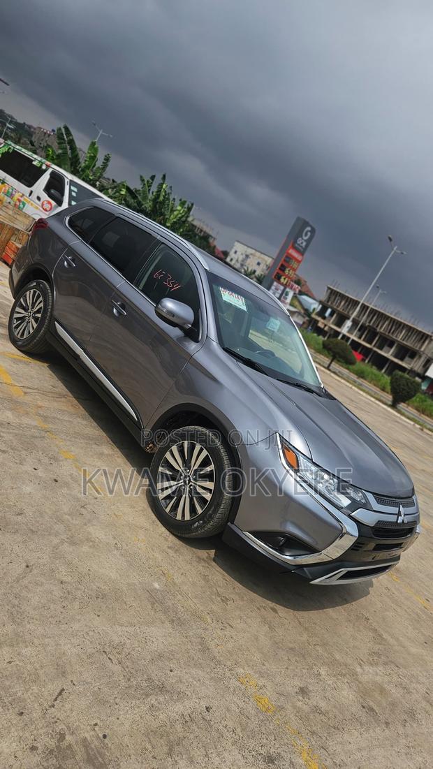 Mitsubishi Outlander SEL AWC 2019 Gray