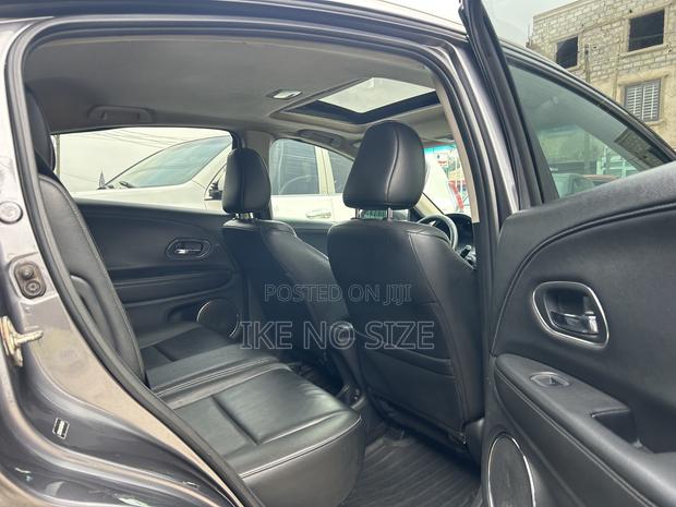 Honda HR-V 4dr SUV (1.5L 4cyl CVT) 2016 Gray