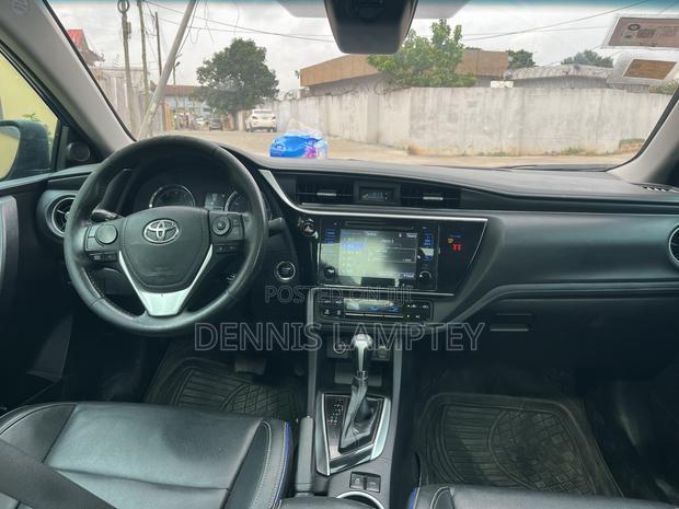Toyota Corolla 2019 Blue