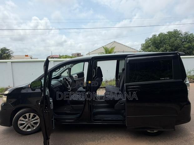 Toyota Voxy 2009 Black